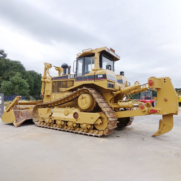 The D8R Bulldozer A Reliable Workhorse